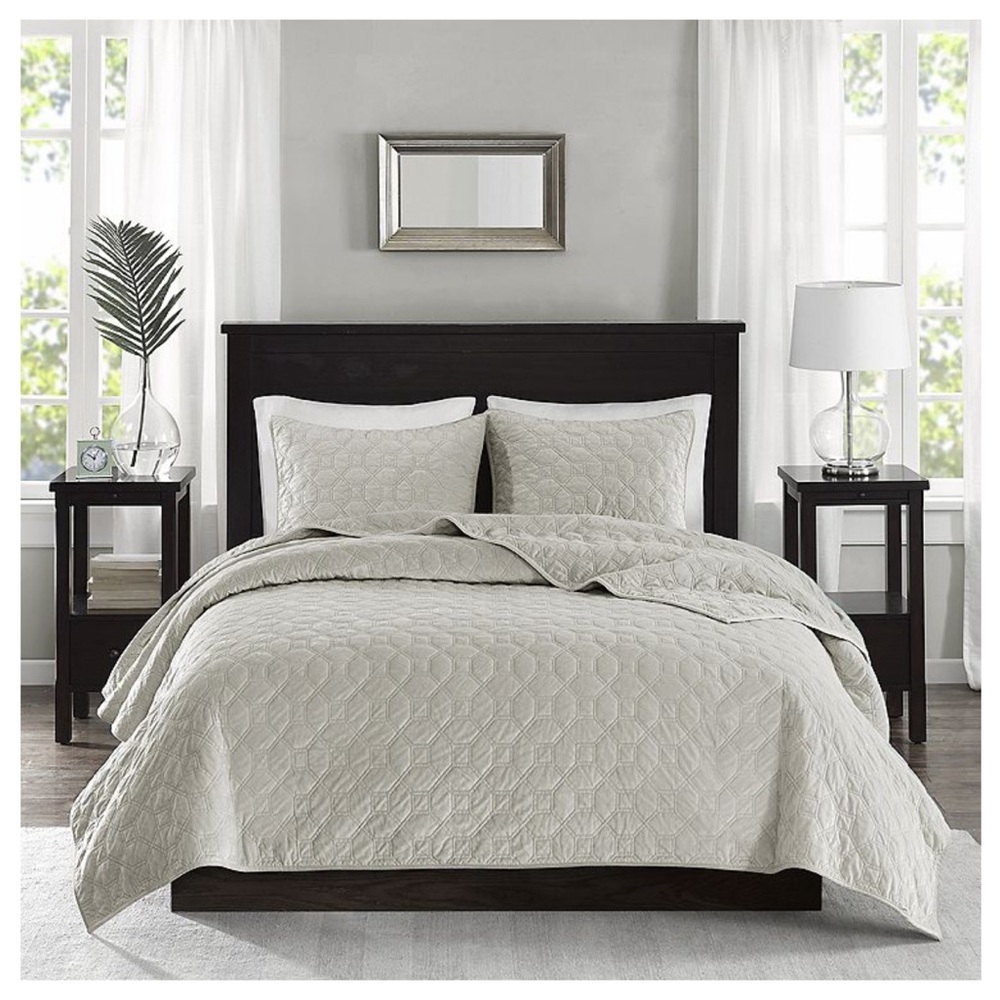 Madison Park Emery 3-Piece Velvet Quilt Set with Shams